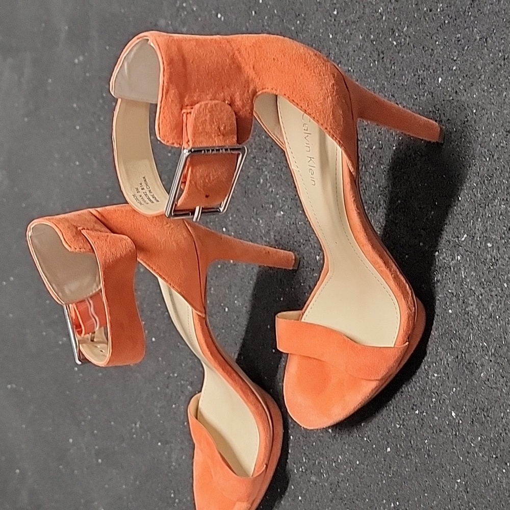 Sandles - Picture 2 of 3